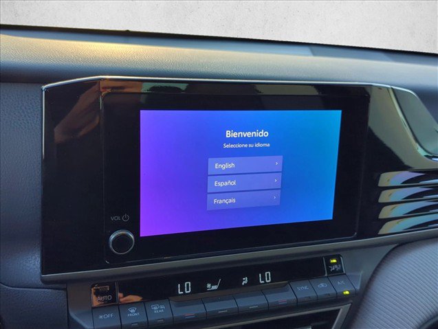 Used 2025 Toyota Camry SE w/ Convenience Package FWD image 17