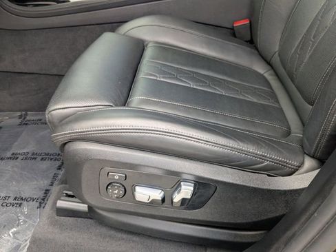 Used 2021 BMW X7 M50i w/ Cold Weather Package AWD/4WD image 17