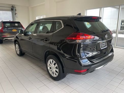 Used 2020 Nissan Rogue S image 2
