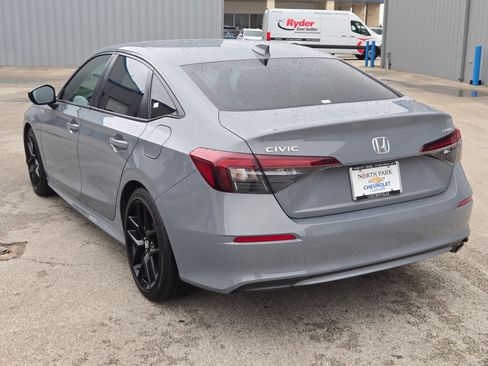 Used 2025 Honda Civic Sport image 5