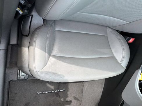 Used 2014 Hyundai Sonata Limited w/ Technology Package 06 FWD image 16
