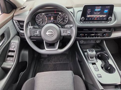Used 2023 Nissan Rogue SV FWD image 12