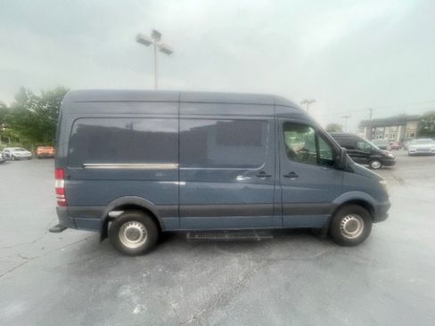 Used 2018 Mercedes-Benz Sprinter 2500 image 6
