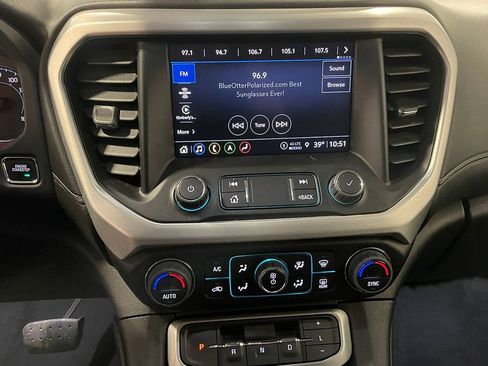 Used 2023 GMC Acadia SLT image 36