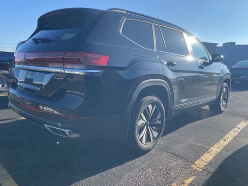 Used 2025 Volkswagen Atlas SE image 9