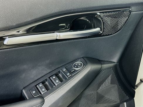 Used 2025 Kia Seltos S image 15