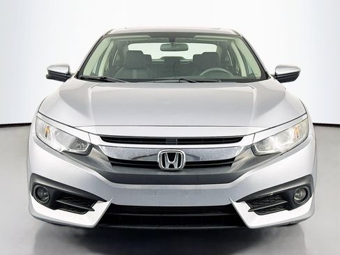 Certified 2017 Honda Civic EX-T image 2