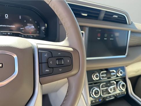 Used 2024 GMC Yukon Denali w/ Denali Reserve Package image 32