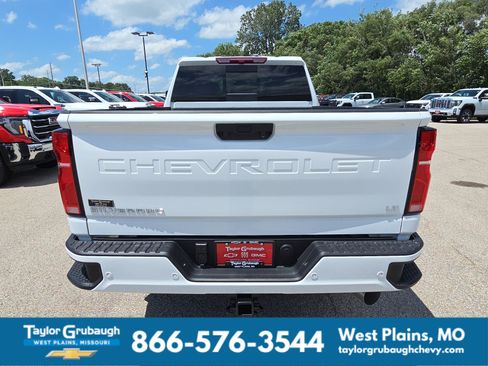 New 2026 Chevrolet Silverado 2500 LT w/ Z71 Chrome Sport Edition AWD/4WD image 7