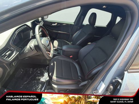 Used 2025 Ford Escape ST-Line w/ Tech Pack #1 FWD image 12