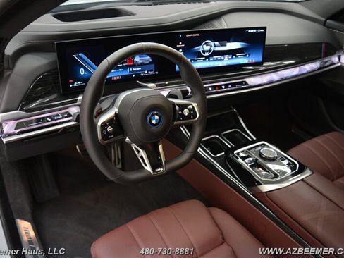 Used 2025 BMW 750e xDrive w/ Premium Package AWD/4WD image 17