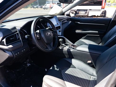 Used 2022 Toyota Camry SE w/ Convenience Package FWD image 17