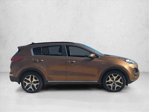 Used 2018 Kia Sportage SX image 4