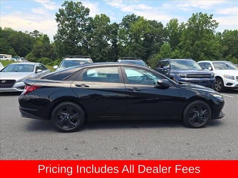 Used 2023 Hyundai Elantra SEL FWD image 2