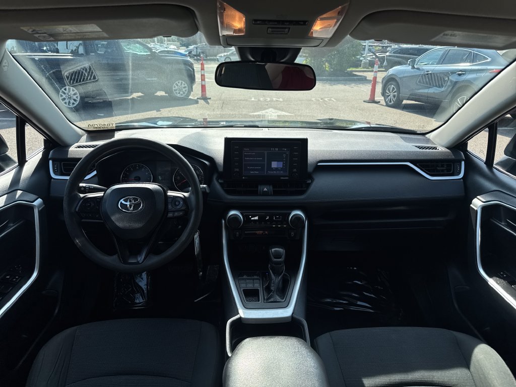 Used 2021 Toyota RAV4 LE AWD/4WD image 11