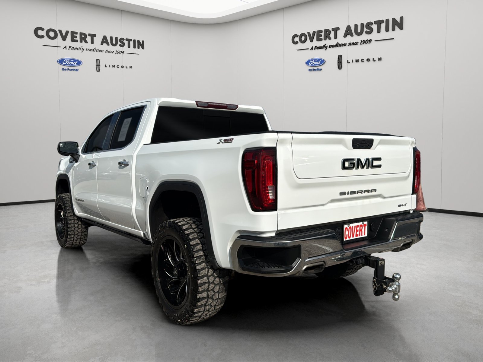 Used 2022 GMC Sierra 1500 SLT AWD/4WD image 3