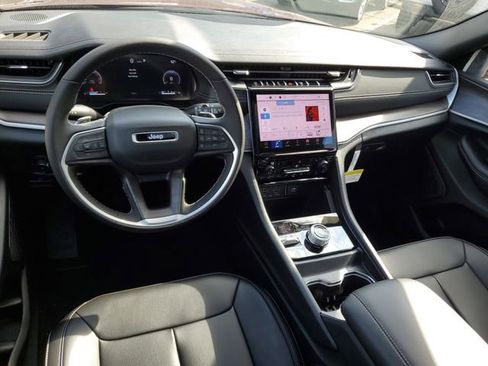 New 2025 Jeep Grand Cherokee Limited w/ Black Appearance Package image 7