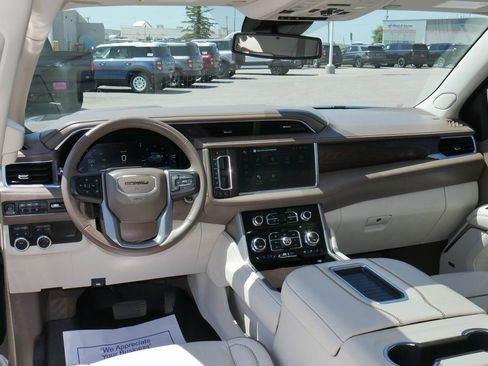 Used 2023 GMC Yukon XL Denali image 64