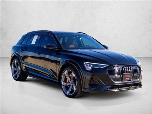 Used 2023 Audi e-tron S Prestige w/ Prestige Package image 3