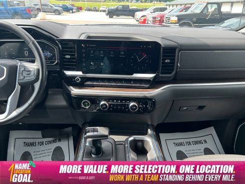 Used 2022 GMC Sierra 1500 Elevation AWD/4WD image 15