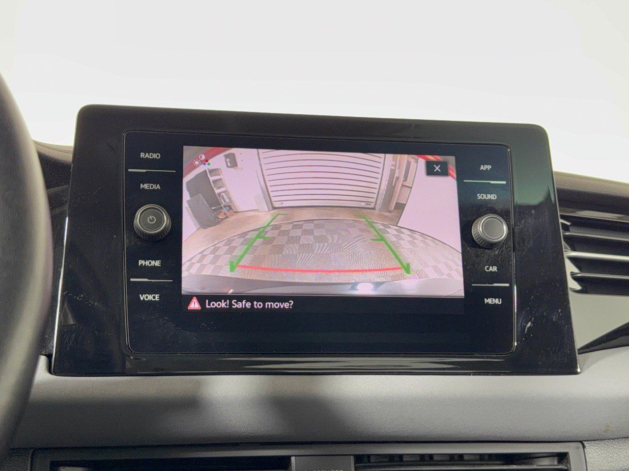 Used 2025 Volkswagen Jetta SE FWD image 24