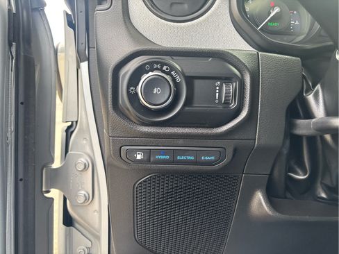 Used 2024 Jeep Wrangler Unlimited w/ Convenience Group AWD/4WD image 20