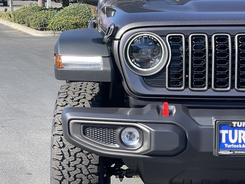 New 2026 Jeep Wrangler Unlimited Rubicon image 5