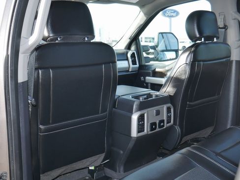 Used 2021 Ford F250 Lariat w/ Chrome Package image 34