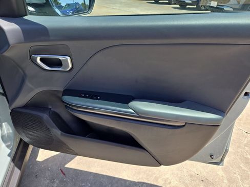 Used 2025 Kia K4 FWD image 32