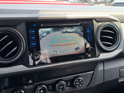 Used 2019 Toyota Tacoma TRD Sport w/ Technology Package AWD/4WD image 23