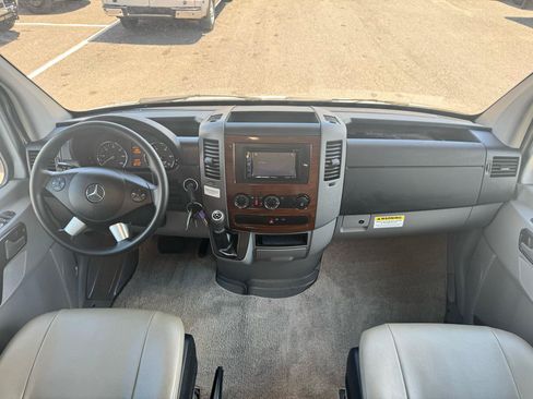 Used 2016 Mercedes-Benz Sprinter 3500 image 44
