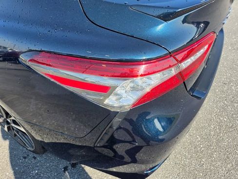 Used 2018 Toyota Camry XSE FWD image 12