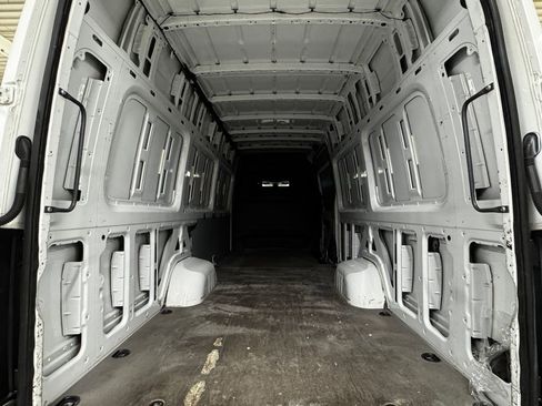 Used 2020 Mercedes-Benz Sprinter 3500 image 16