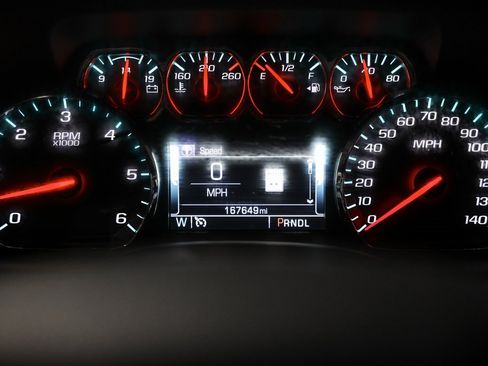 Used 2019 Chevrolet Suburban LT image 28