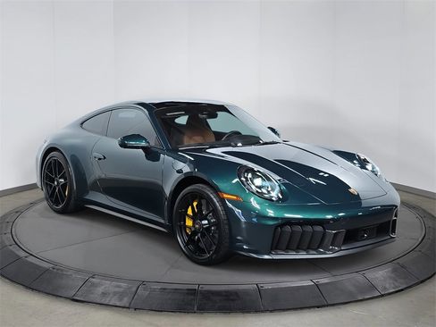 Used 2025 Porsche 911 Carrera GTS image 9