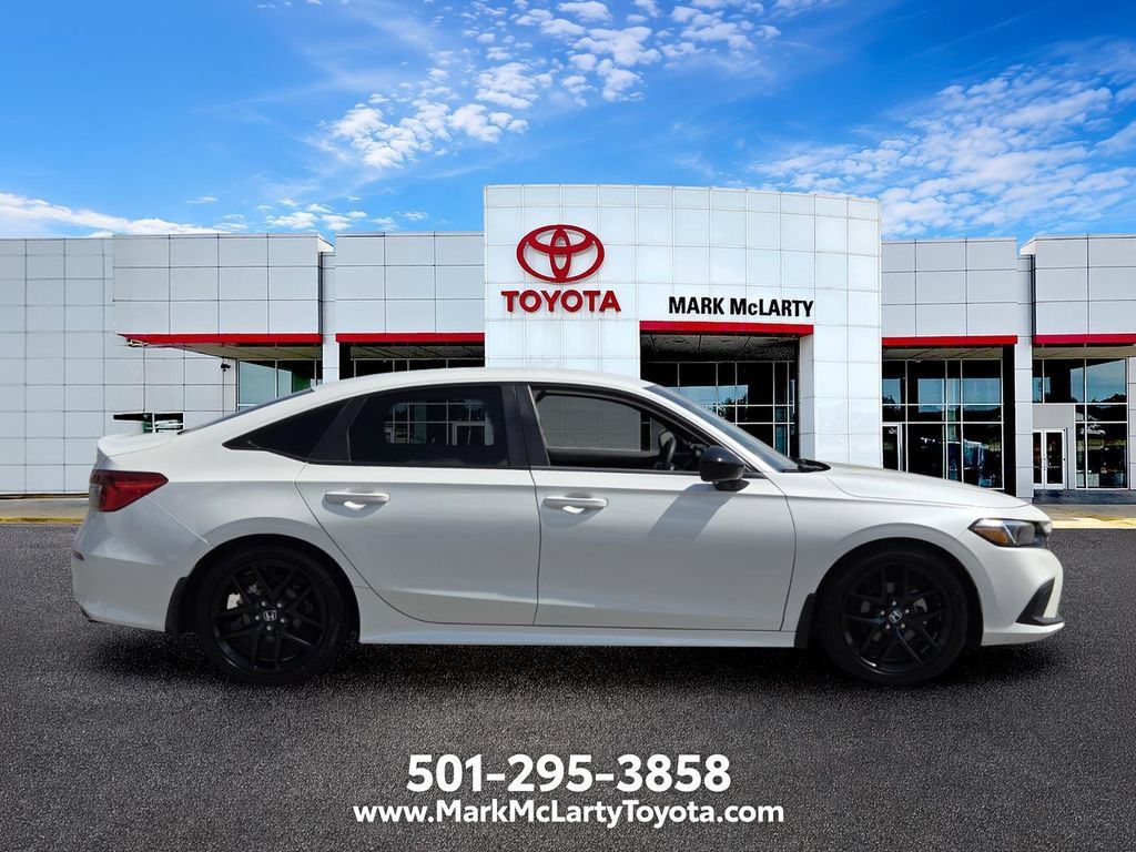 Used 2023 Honda Civic Sport image 6