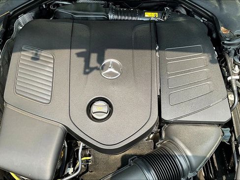 Used 2025 Mercedes-Benz C 300 4MATIC Sedan image 34