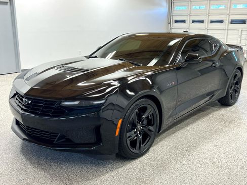 Used 2022 Chevrolet Camaro LT w/ Technology Package image 8