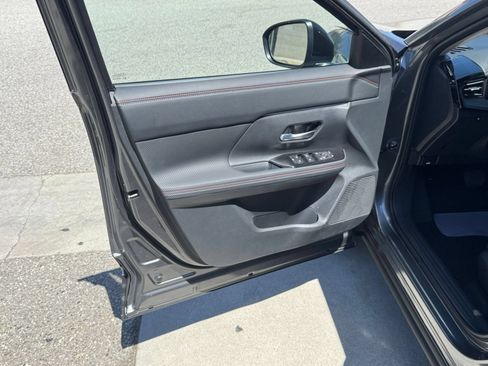Used 2026 Nissan Kicks SR AWD/4WD image 18