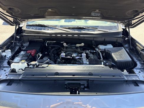 Used 2024 Nissan Titan SV w/ SV Convenience Package AWD/4WD image 30