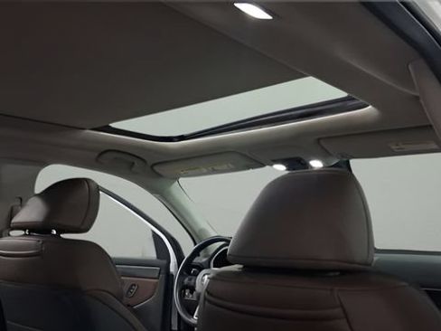 Used 2025 Honda Pilot Elite image 16