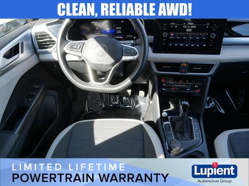 Used 2025 Volkswagen Taos SE image 16