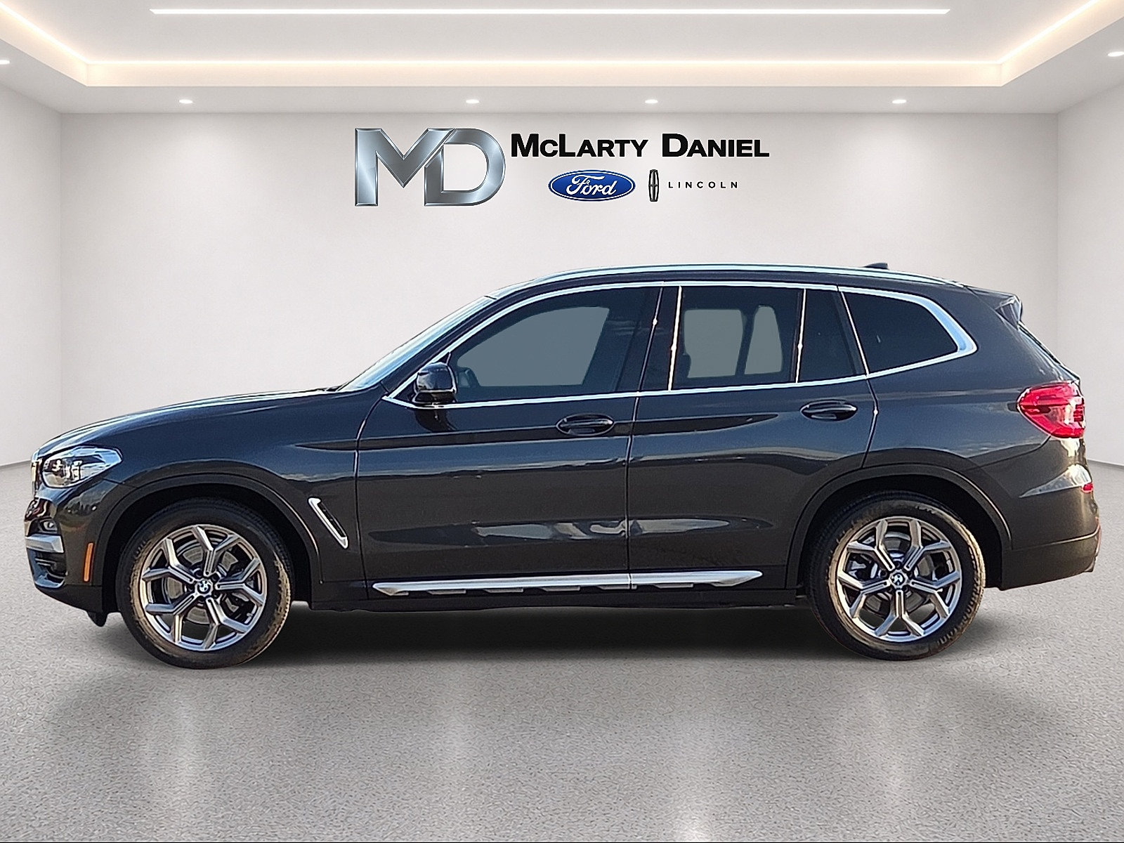 Used 2021 BMW X3 xDrive30i w/ Premium Package AWD/4WD image 3