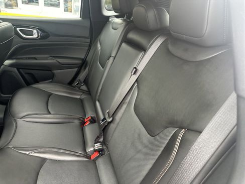 Used 2023 Jeep Compass Limited image 18