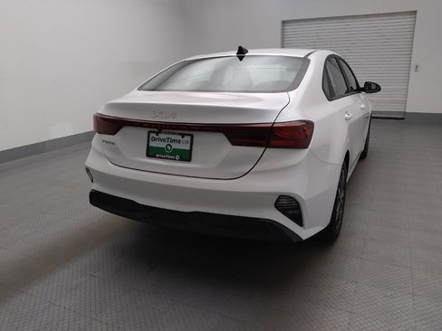 Used 2024 Kia Forte LXS image 7