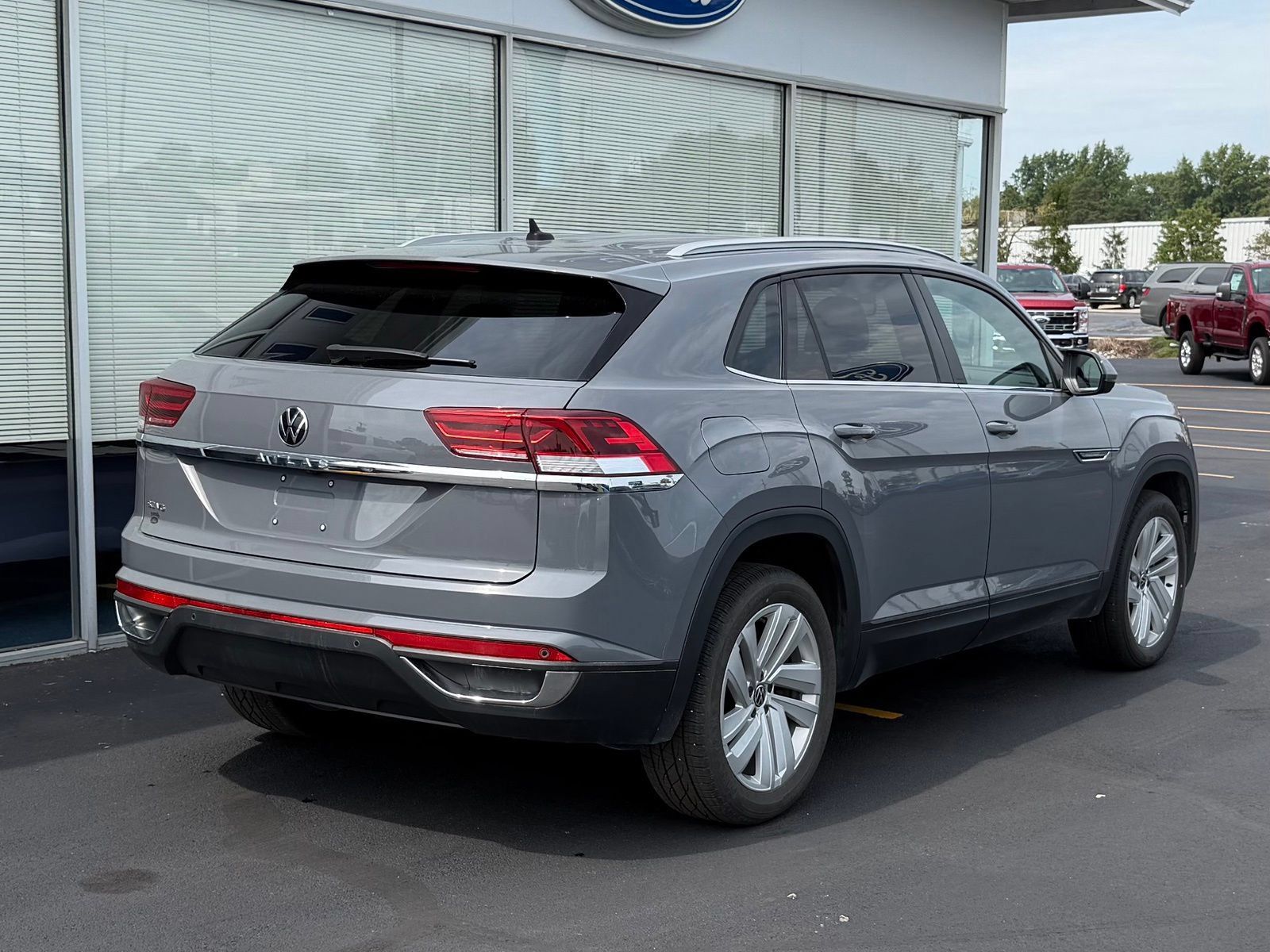 Used 2021 Volkswagen Atlas Cross Sport SE FWD image 7