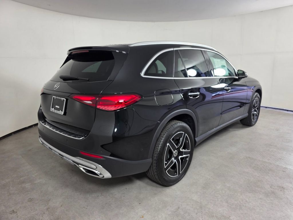 New 2027 Mercedes-Benz GLC 300 image 4