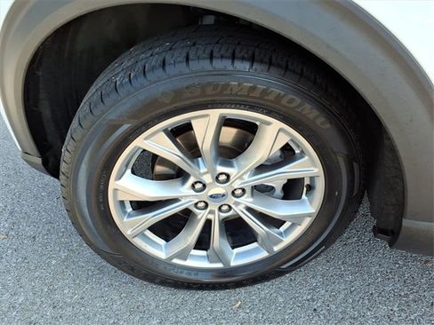 Used 2021 Ford Explorer Limited w/ Equipment Group 301A image 22