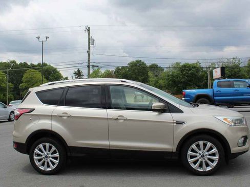 Used 2017 Ford Escape Titanium FWD image 4