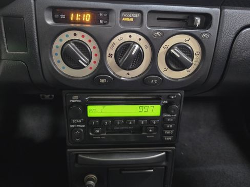 Used 2000 Toyota MR2 Base image 23